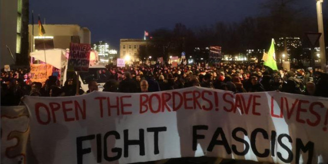 Meg akarja nyittatni a görög határt a migránsok előtt egy Soros-szervezet