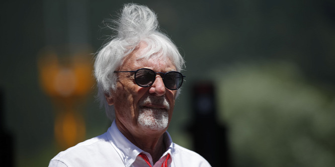 Ecclestone az autójában aludt, hogy részt vehessen a történelmi hétvégén