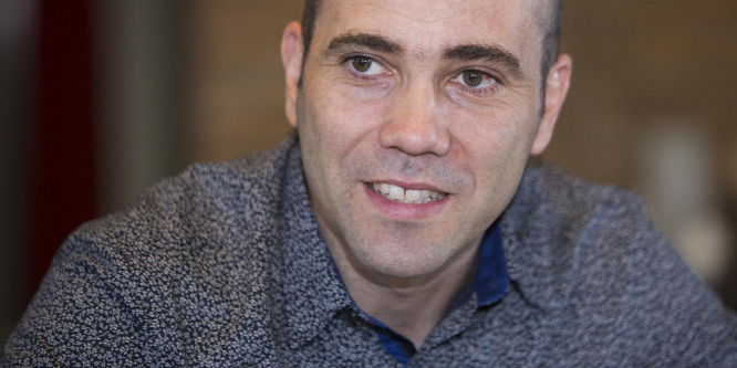 Felrobbant az internet: karantén slágert írt Kovács András Péter