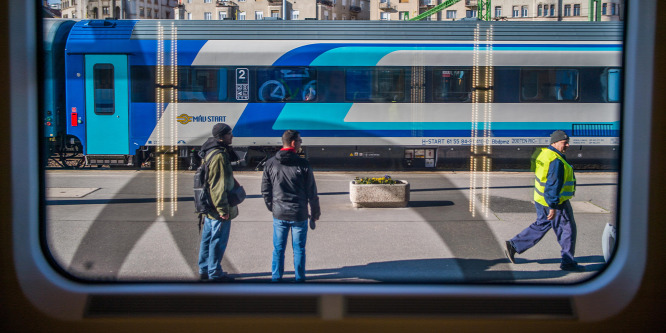MÁV: Okostelefonon keresztül biztonságosabb a vonatjegyvásárlás