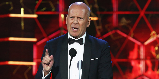 Bréking! Súlyos betegsége miatt felhagy a színészi pályával Bruce Willis