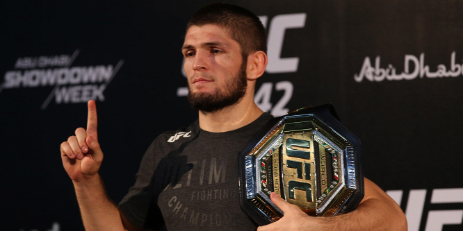 A UFC veretlen világbajnoka számolja a napokat a visszatérés előtt - fotó