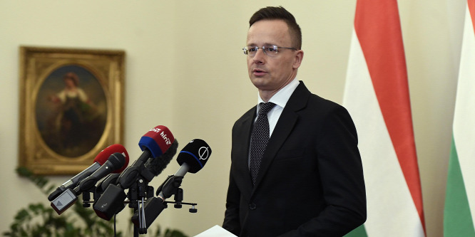A magyar diplomácia minden külföldön rekedt magyarnak segít a hazajutásban