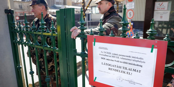 Benkő Tibor: Ötvenegy kórházban katonák lettek a kórházparancsnokok
