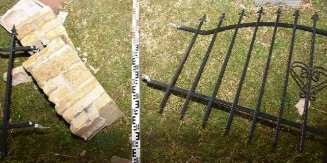 Bedöntötte a kerítést, hogy szalámit és disznósajtot lopjon