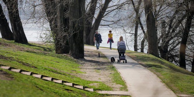 Vége a csodás tavaszi időnek, érkezik a hidegfront