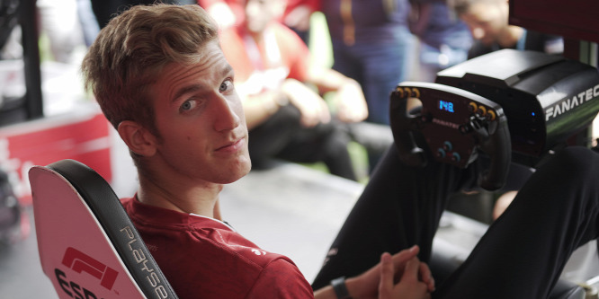 Bereznay oda-vissza verte az F1-es pilótákat a bahreini esport-versenyen
