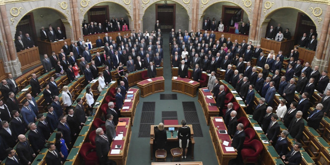 Nem ez volt az első alkalom, hogy az ellenzék nem támogatta a kormányt egy, az egész ország számára létfontosságú ügyben