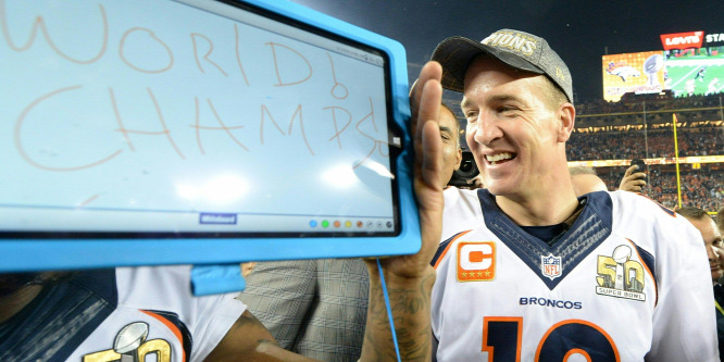 Peyton Manningtől tátva maradt az egyetemi hallgatók szája - videó