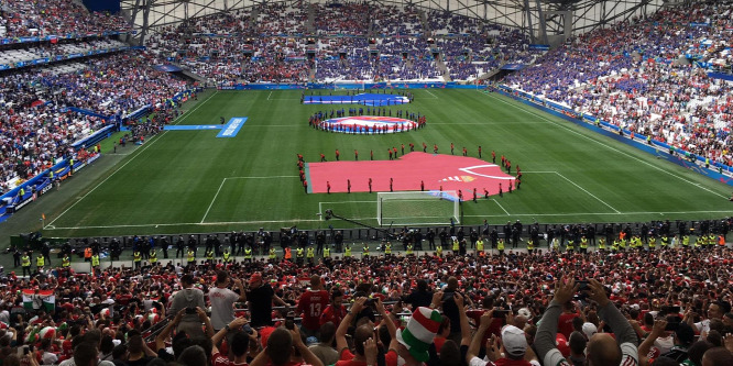Marseille magyar színekbe öltözött, öngól repítette mennybe Dzsudzsákékat