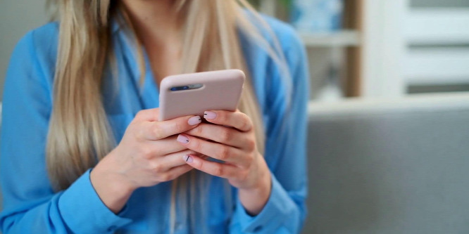 A millenniumi korosztály már nem szeret telefonálni, sőt, retteg attól