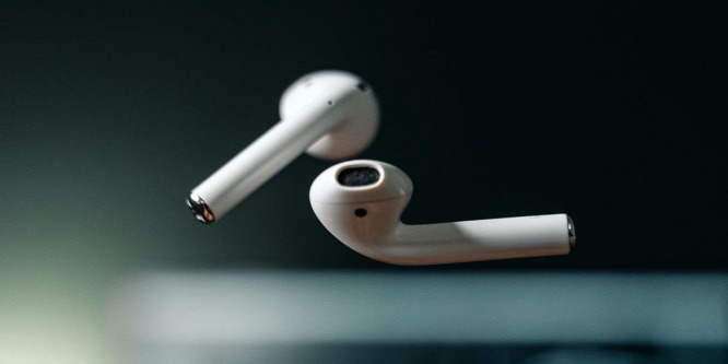 Hamarosan új fej- és fülhallgatót is hozhat az Apple
