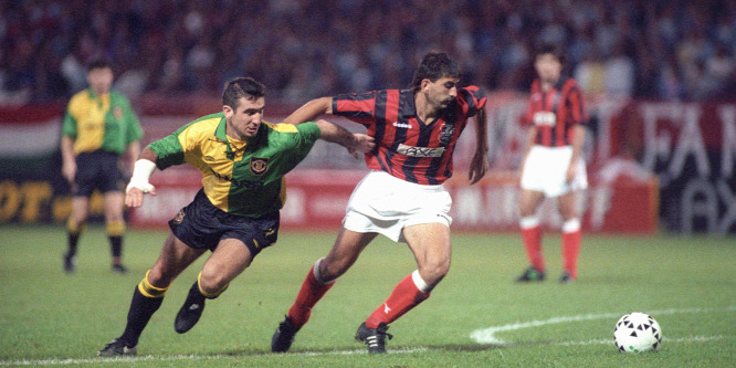 Cantona és Sir Alex Ferguson sem rettent meg a Honvéd 8 rúgott góljától