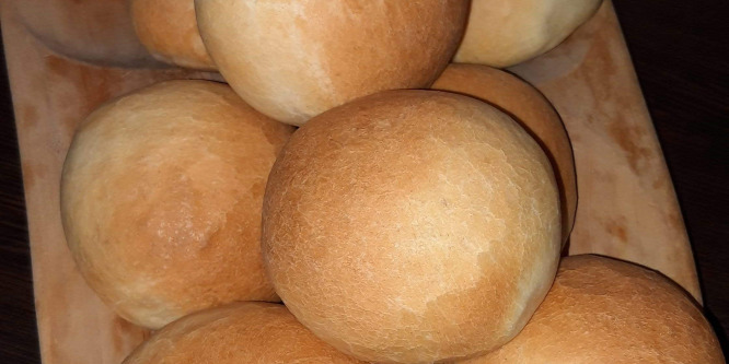 Így készíts isteni zsemléket otthon: recept