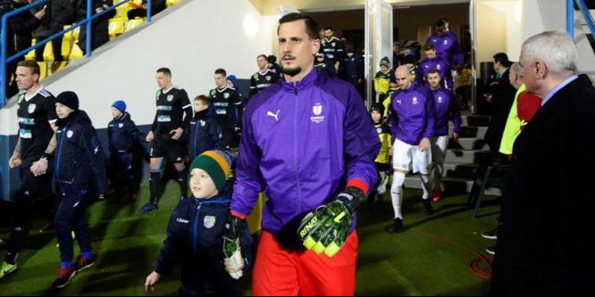 Az Újpest kapusának házhoz vitték a szerződéshosszabbítási papírokat