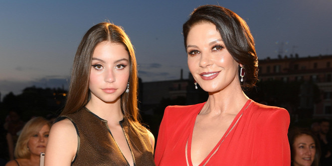 Szexi nővé cseperedett Catherine Zeta-Jones 18 éves lánya - Fotó