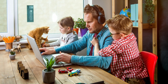 A kitalált kollégától a kiplakátolt válaszlistáig – Így ússza meg becsavarodás nélkül a home office-t!