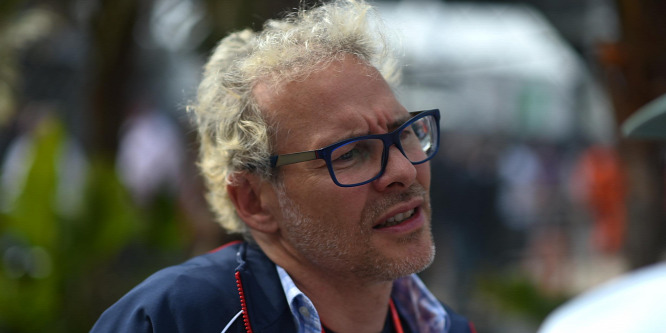 Hamilton a Ferrarinál? Miért ne? - interjú Jacques Villeneuve-vel