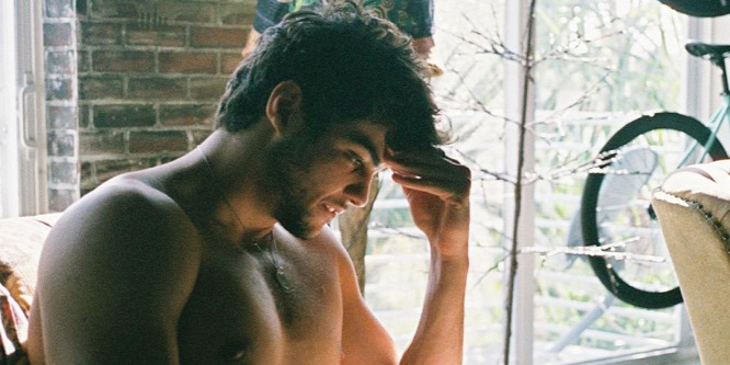 Noah Centineo szakított barátnőjével
