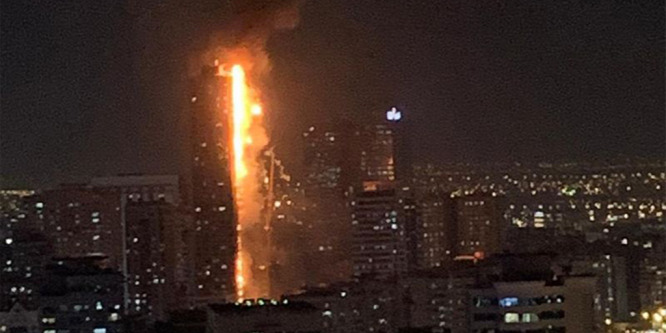 Porig égett egy 190 méter magas felhőkarcoló az Egyesült Arab Emírségekben - Videó