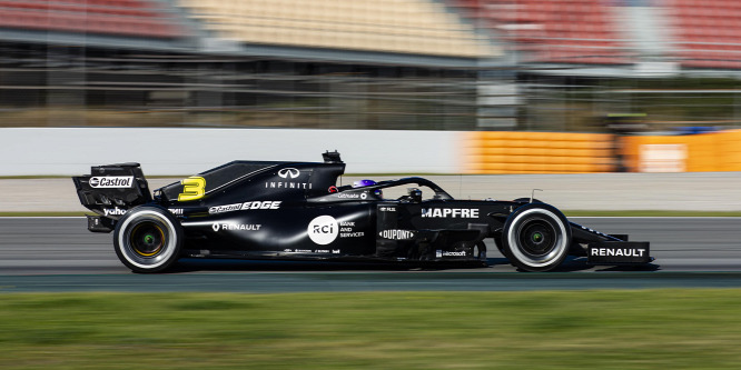 Baj esetén orosz pilóta ugrik be helyettesíteni a Renault-nál