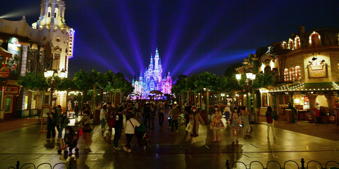 A Disneyland dolgozója csúnyán belerondított a romantikus lánykérésbe - videó