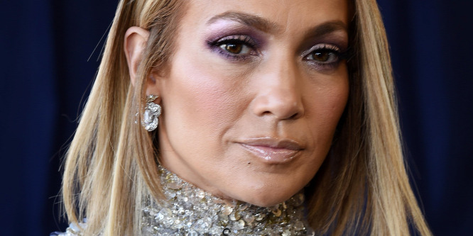 Hamarosan érkezik Jennifer Lopez saját sminkmárkája, a JLo Beauty