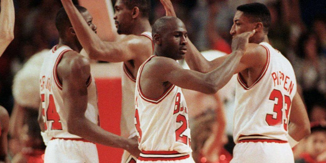 Egyre több régi csapattárs fordul Michael Jordan ellen