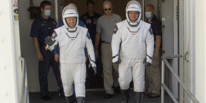 Stílusosan indulnak az űrbe a SpaceX első asztronautái