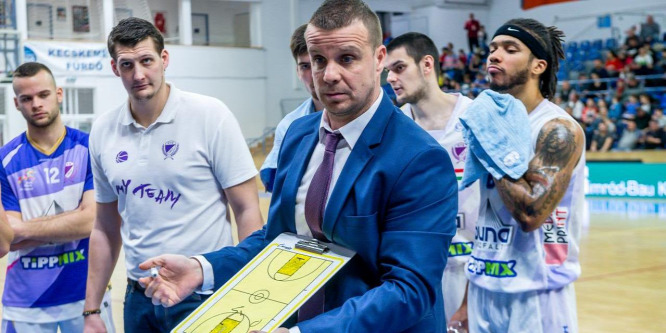 Kiborult az edző, a bírókat szidta a vereség után