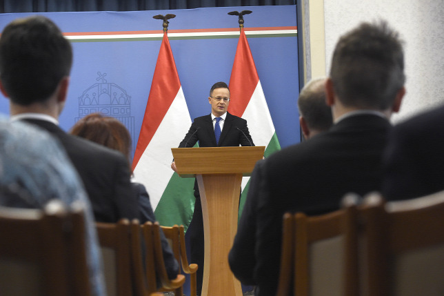 Szijjártó Péter: Európának nem kellene úgy tennie, mintha nem akarna jó kapcsolatot Kínával Szijjártó Péter: Európának nem kellene úgy tennie, mintha nem akarna jó kapcsolatot Kínával