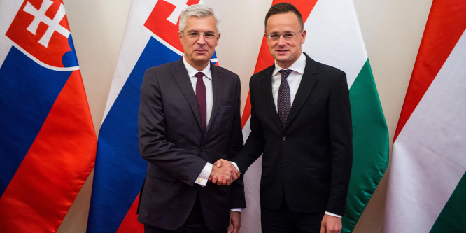 Szijjártó Péter a szlovák külügyminiszternek: Közös érdekünk a magyar-szlovák együttműködés erősítése