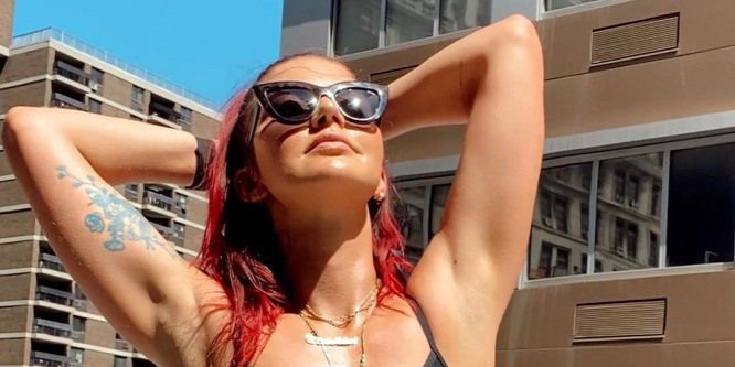 Ez a szexi fitneszedző a vendégek álma: óráitól fogyás közben élveznek el a nők
