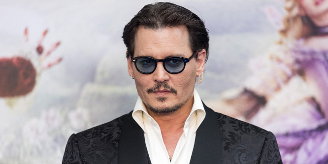 "Ő egy rosszindulatú, gonosz p*csa" - Nyilvánosságra kerültek Johnny Depp volt feleségéről írt sms-ei