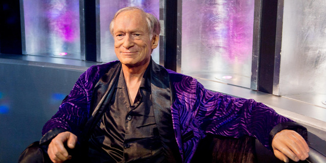 Hugh Hefner írógépe és ikonikus selyempizsamái is kalapács alá kerültek