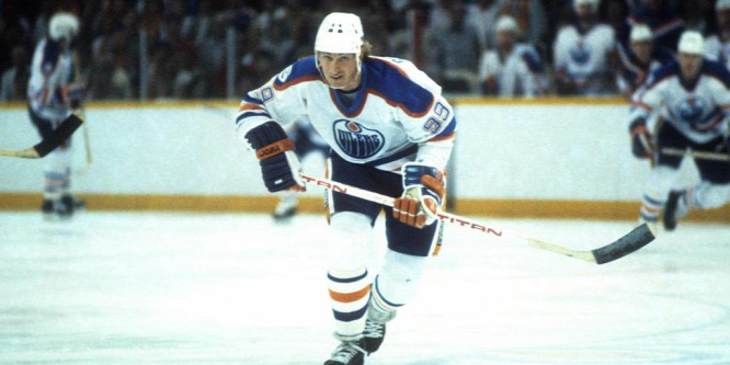 A valaha volt legnagyobb jégkorongozó, akit eladtak egy repülőn, mielőtt bemutatkozott az NHL-ben