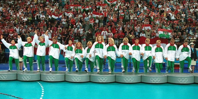 A szakadék széléről jutott el a női kéziválogatott az olimpiai ezüstéremig