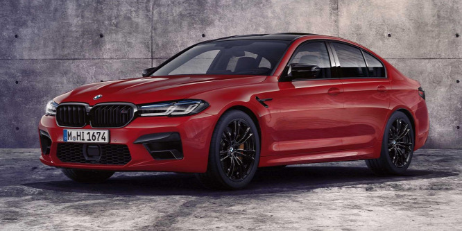 Az M5 sem kerülhette el, hogy megkapja az új BMW-orrot