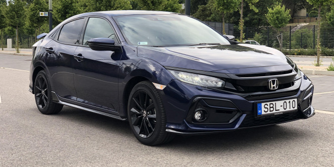 Type R-nek látszik, pedig csak ezres motor hajtja - Honda Civic 1.0 CVT teszt