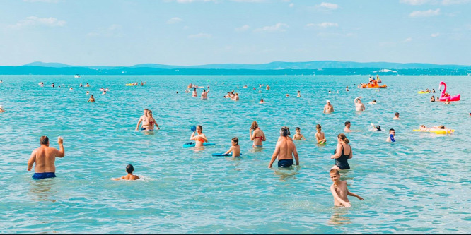 Folyamatosan apad a Balaton: nemsokára úszni sem lehet majd a magyarok kedvelt tavában