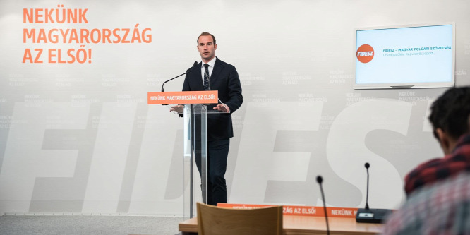 Hollik: Véreskezű kommunista unokája beszélt az Országgyűlésben