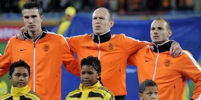 Robben után újabb holland legenda akar visszatérni