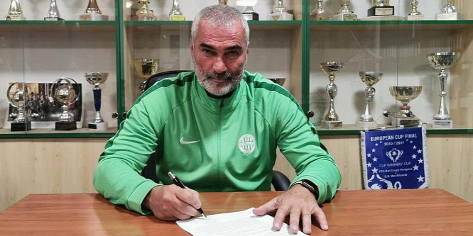 Szerződést hosszabbított a Ferencváros edzője