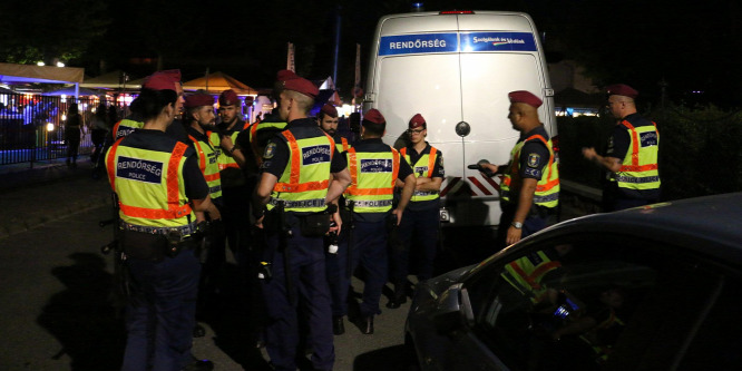 Óriási razziát tartott a rendőrség Siófokon – videó