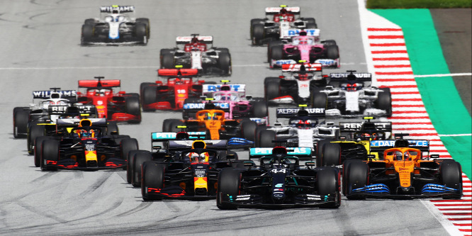 Hamilton nyerte az első Stájer Nagydíjat, a Ferrarik ütköztek