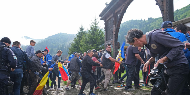 Itt a jogerős ítélet, ki kell adni az úzvölgyi katonatemető iratait