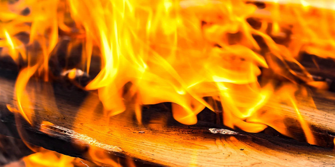 Szabadnapos rendőr mentette meg egy mozgáskorlátozott, miskolci asszony életét