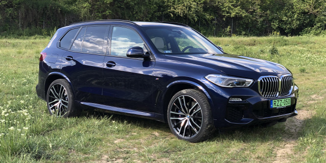 Hegyomlásnyi SUV, mesébe ill étvággyal - BMW X5 XDrive 45e teszt