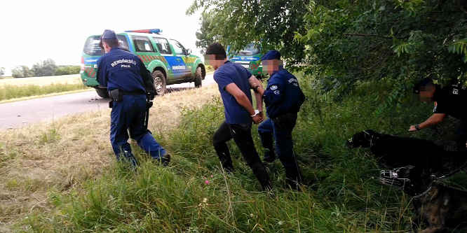 Két szír migránst fogtak el a rendőrök Békés megyében