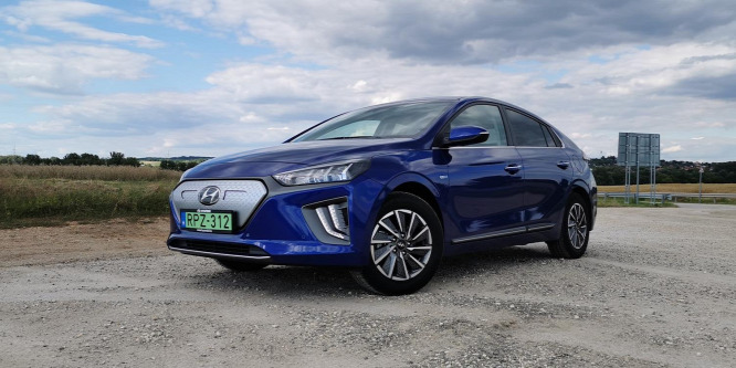 Mostanra lett igazi alternatívája a hibridnek - Hyundai Ioniq Electric teszt